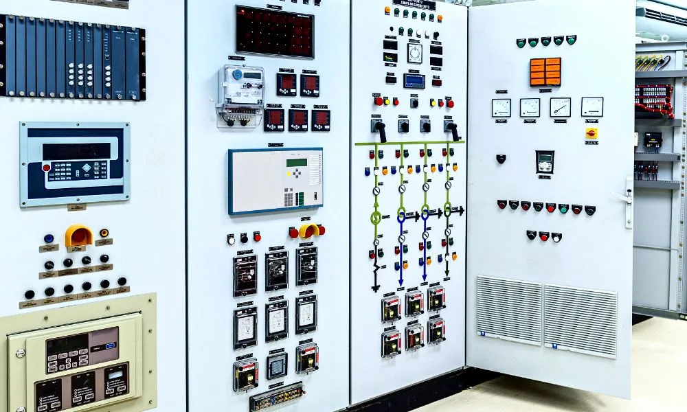 Open vs. Enclosed Industrial Control Panels